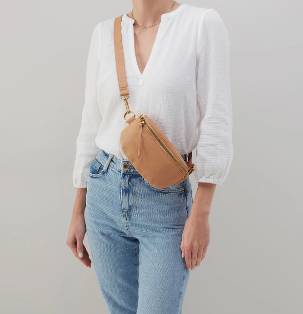 Fern Belt Bag Pebbled Leather- Sandstorm