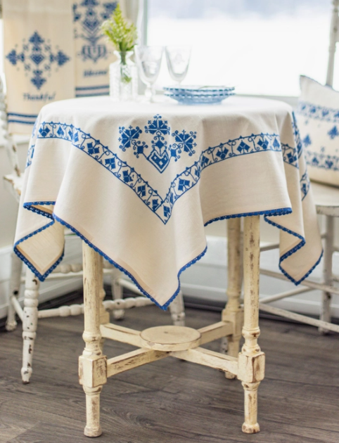 Lucia Embroidered Tea Cloth 36x36